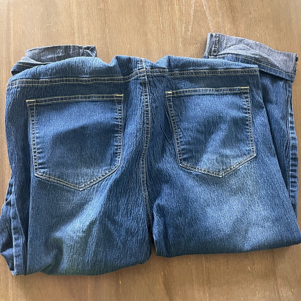 Maternity capris - Picture 2 of 3